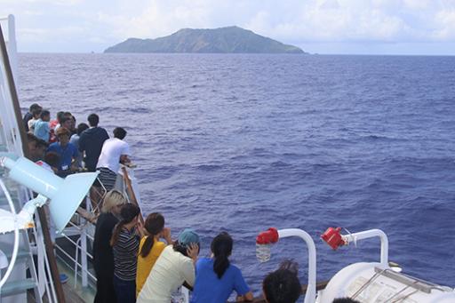 20190216ピケトアン島を観察する研修生_341.jpg