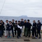 0218_鳥島を背景に