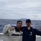 0218_鳥島を背景に2